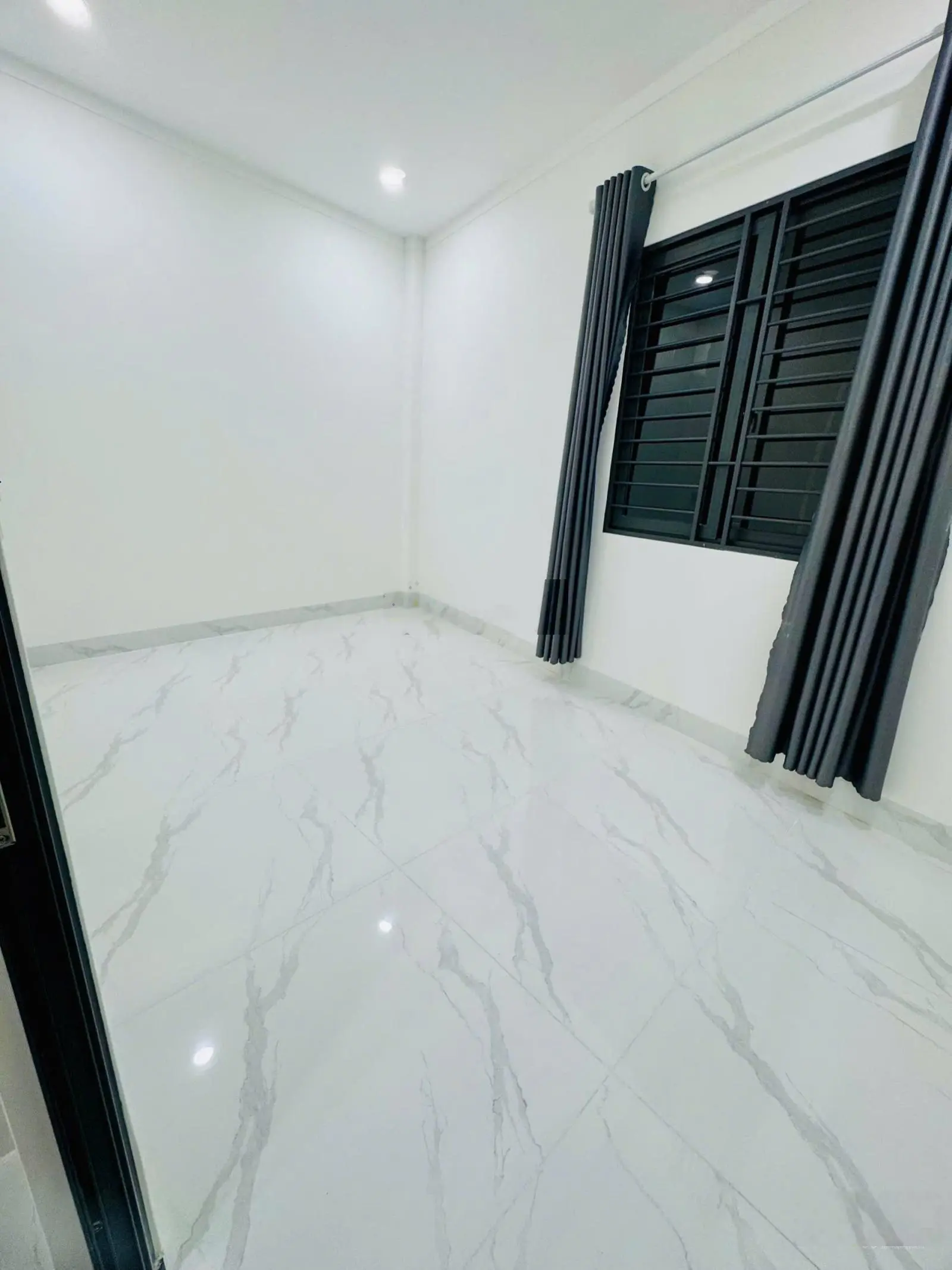 Bán nhà Phú Hoà , giá rẻ nhất khu , có đầy đủ nội thất và nhà rất đẹp , 2pn 2wc giá chỉ 2ty550