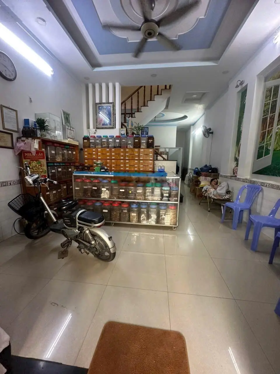 Nhà trệt lầu gần làng ĐHQG TPHCM. DT: 60.3m2. Đường nhựa 5m thông. Giá: 3.65 tỷ TL