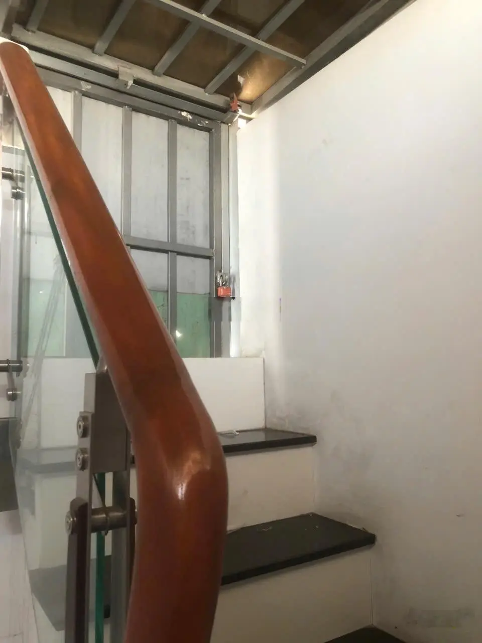 Bán nhà sát mặt tiền Mai Hắc Đế P15 Q8 SHR nhà 3 tầng khu dân cư hiện hữu