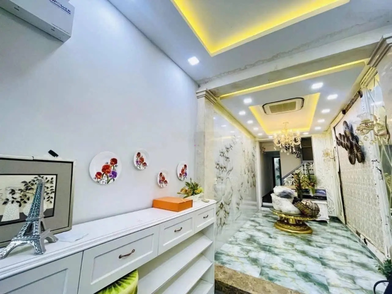 Bán nhà 3 tầng nội thất cao cấp, 110m2, đường 9m, gần Chợ Thủ Đức, Gigamall, Linh Đông, 6 tỷ