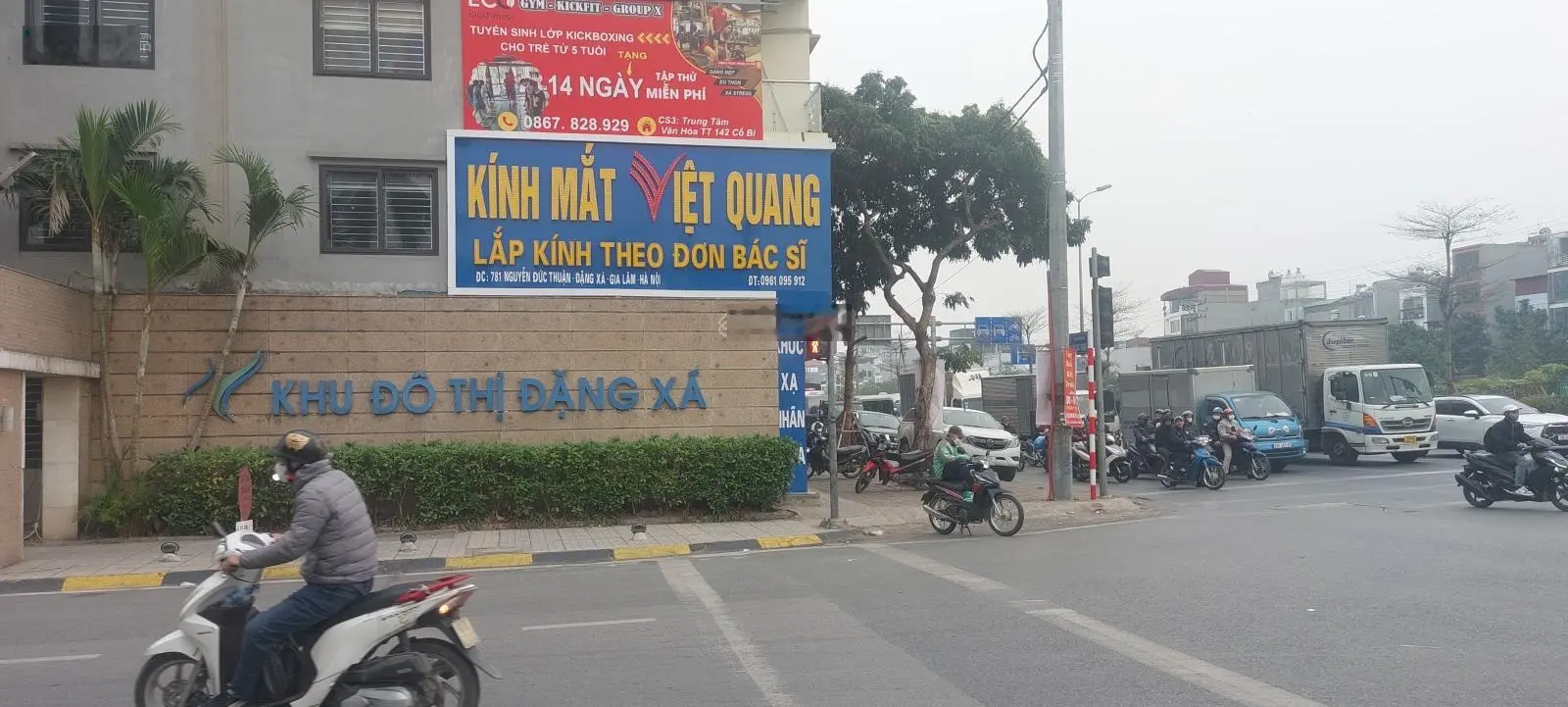Cần bán nhà mái bằng mặt đường 40m Nguyễn Đức Thuận kinh doanh cực đỉnh, vỉa hè rộng Gia Lâm Hà Nội