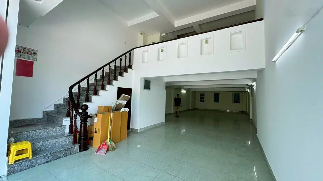 Bán nhà mặt phố giá siêu hời chỉ 24,5 tỷ tại đường Hoàng Quốc Việt, Quận 7 132m2 có sẵn HĐT 55tr/th