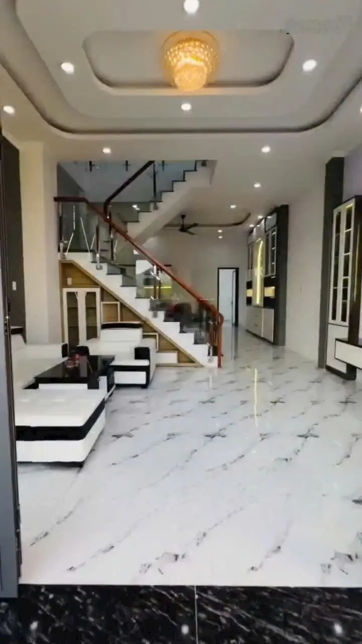 Chính chủ cần bán gấp nhà 1 trệt, 1 lầu Trịnh Như Khuê, sau chợ Bình Chánh sổ hồng riêng