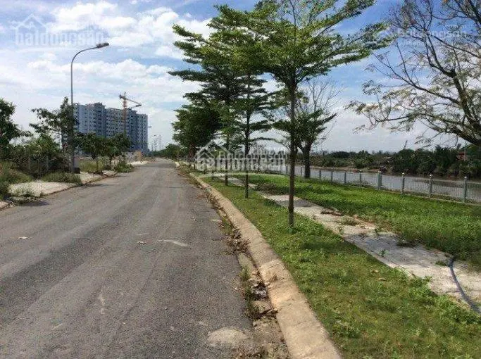 Bán 3.68 tỷ - 85m2 đất ở, KDC Phú Hữu, giáp sông, chính chủ, SH, đường lớn