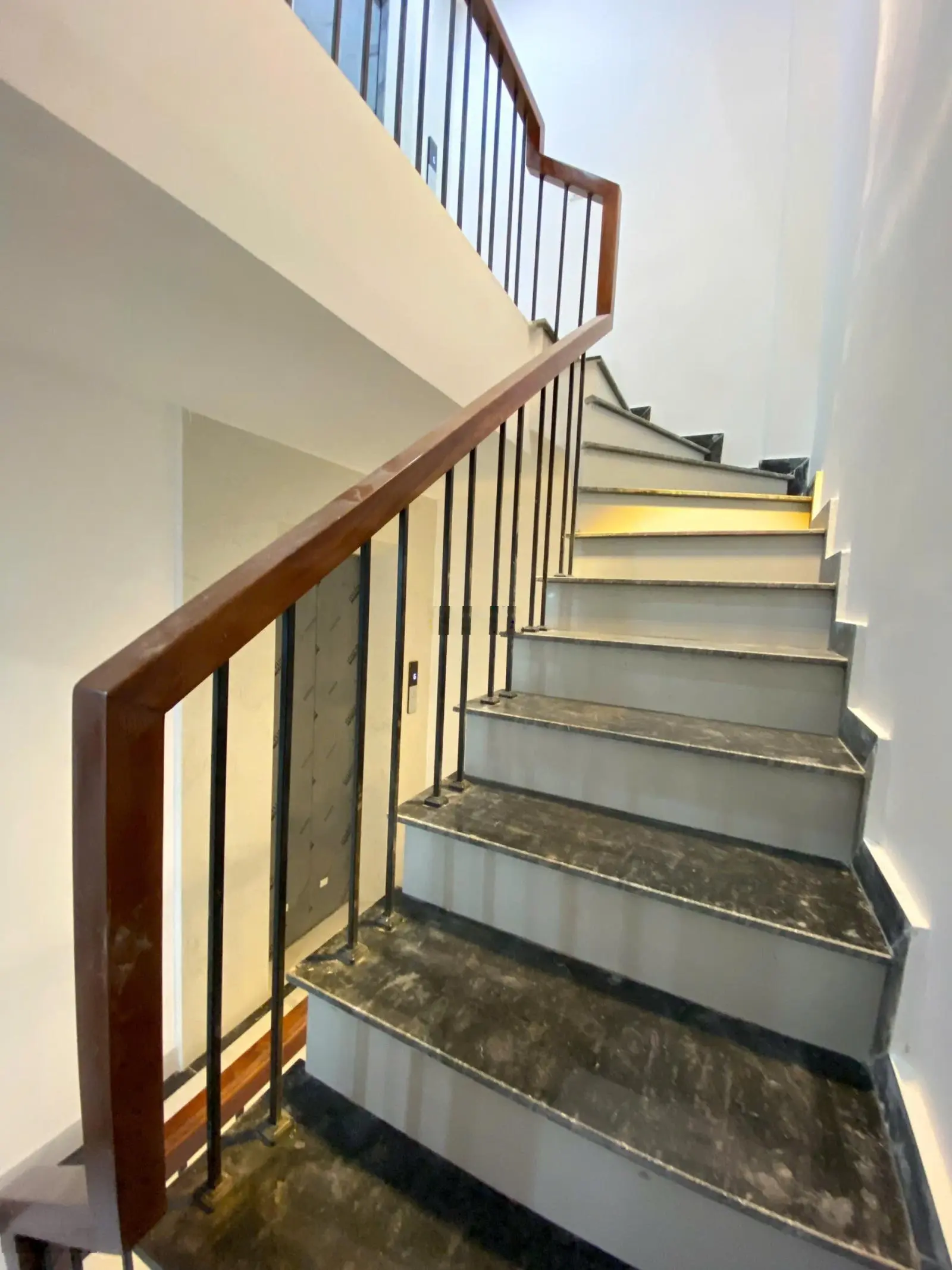 Bán nhà 6 tầng mới tinh thang máy hiện đại nghĩa dũng về ở đón tết! nhỉnh 8 tỷ