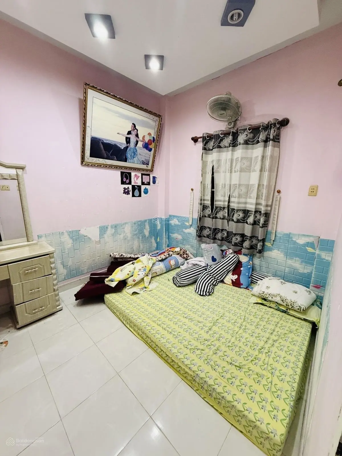 Q.6 cách hxh vài bước - 30m ra mt đường lớn. nhà 3 tầng - dt 35m hẻm trước nhà 4m gần chợ phú lâm.