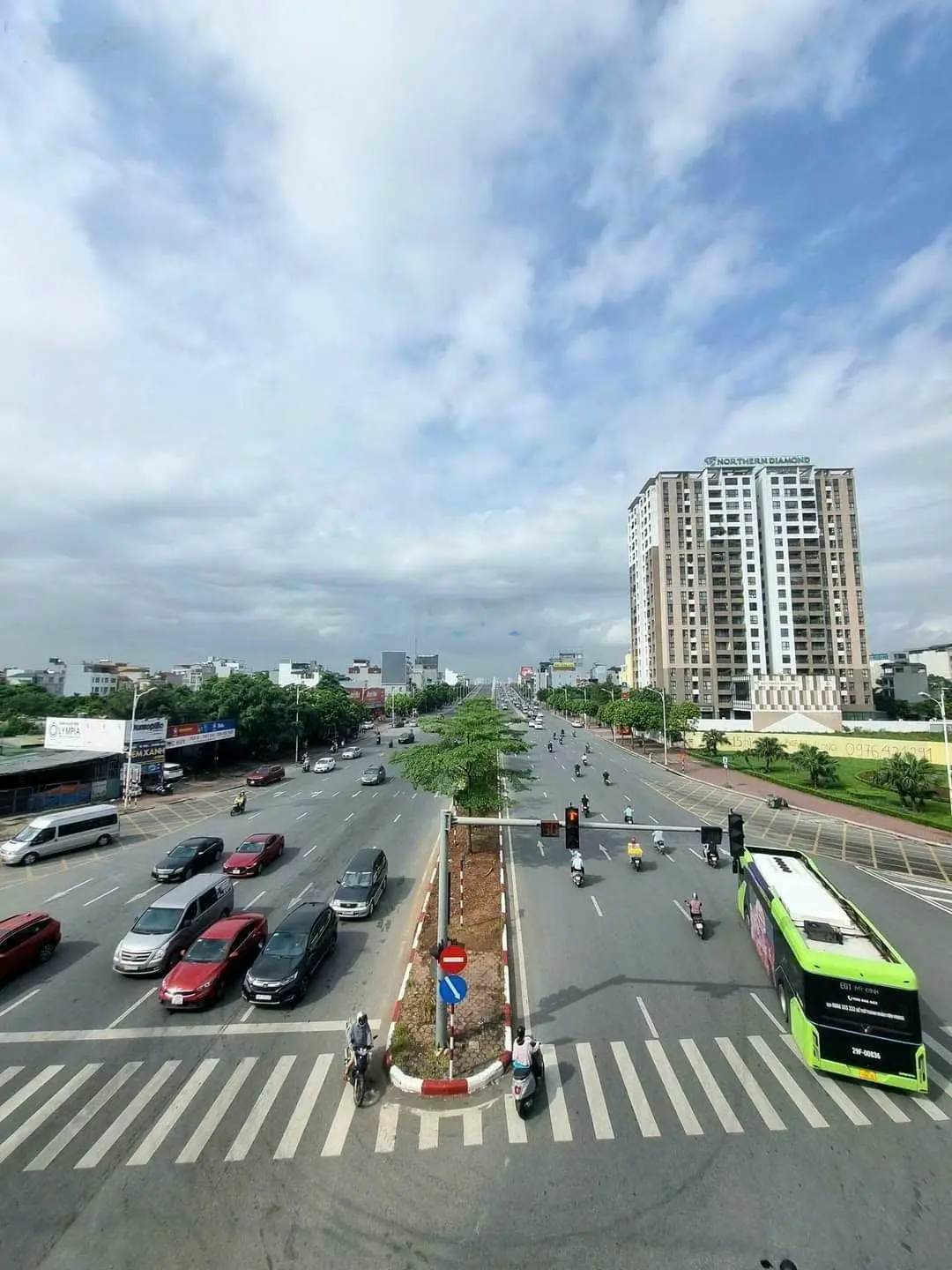 Bán đất Thạch Bàn, Cổ Linh, 100m2, MT 7m, giá 25.2 tỷ, 3 ô tô tránh, kinh doanh, view công viên