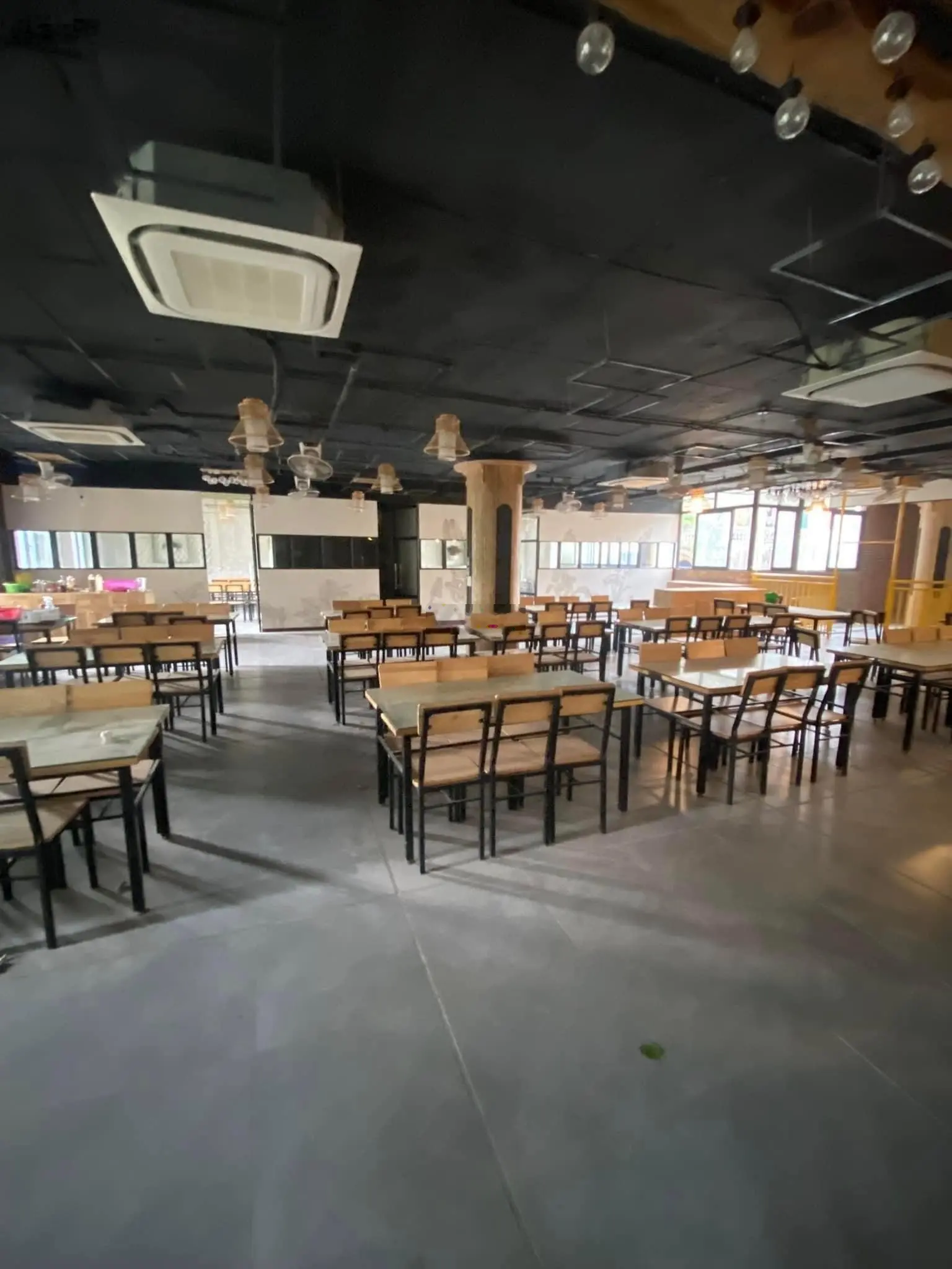 Toà nhà đa năng 3 mặt thoáng - kết hợp văn phòng - nhà hàng - showroom - sổ đỏ lâu dài