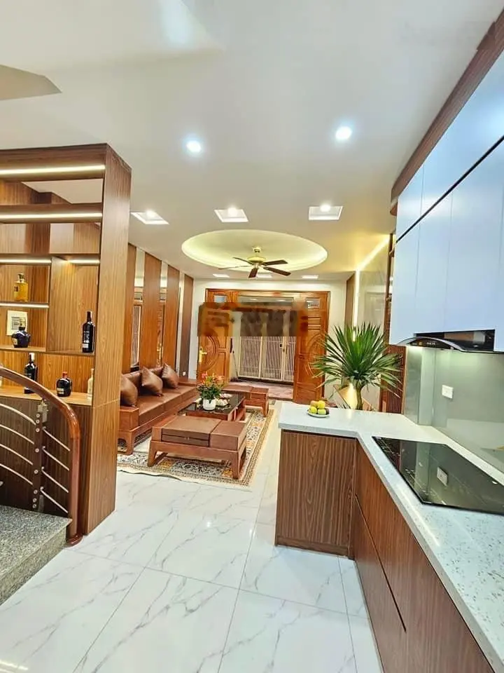 Siêu phẩm phố Đội Cấn - diện tích 35m2x6T - lô góc nội thất xịn - 50m ra oto - giá 6,85 tỷ