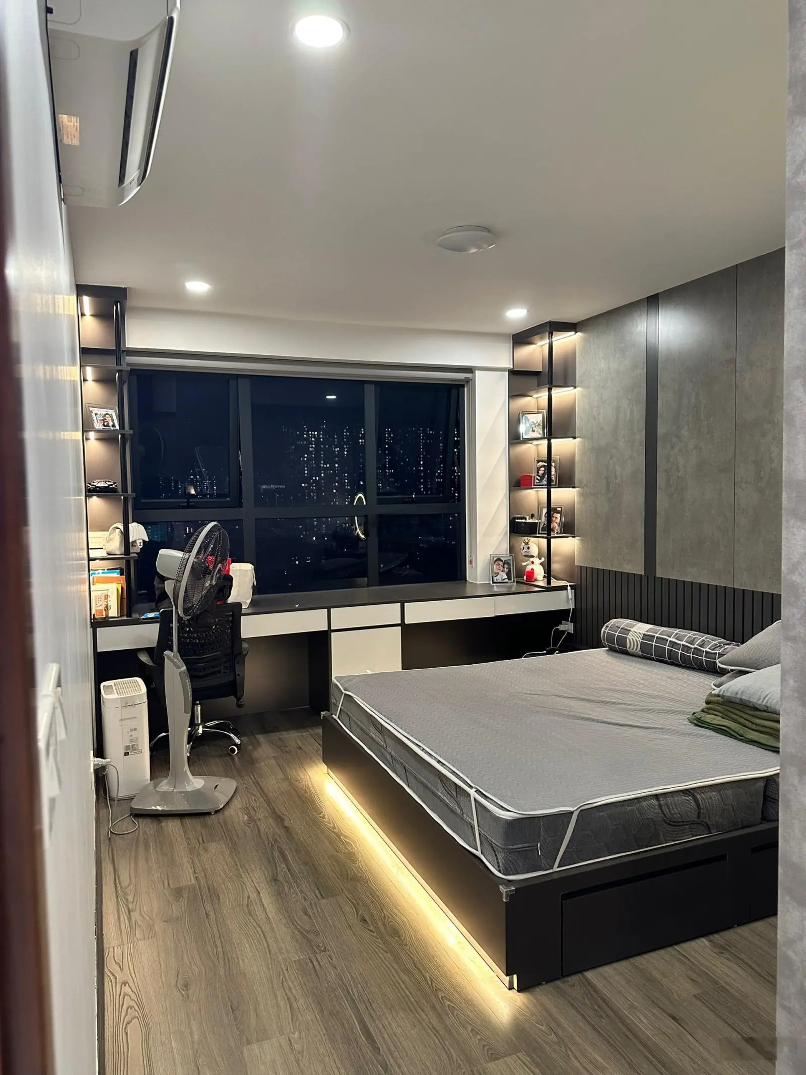 Chính chủ cần bán căn 2 ngủ Imperia Garden, diện tích 75 m2, giá nét 5,5 tỷ, sẵn sổ full nội thất
