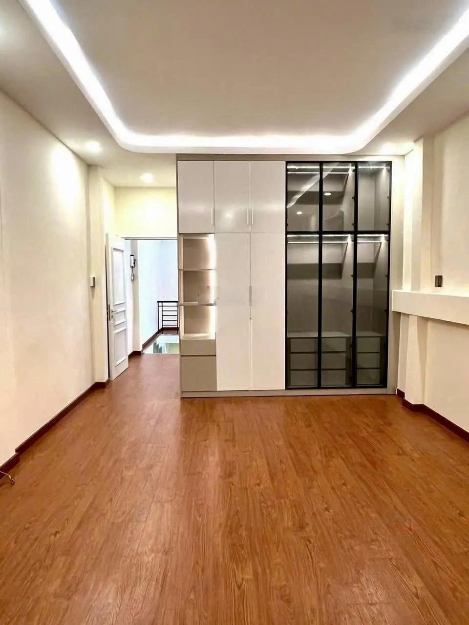Bán gấp nhà hẻm kinh doanh 10m, cách 40m ra Lê Văn Sỹ, Q3. DT: 4,1mx21,2m ko lỗi PT, ko QH, 16 tỷ