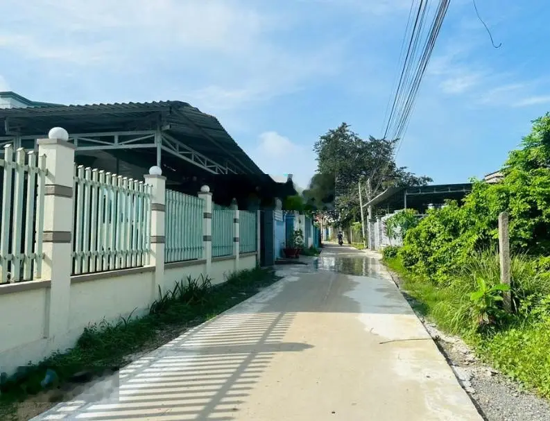 Đường bê tông - sát QL22B - Khu dân cư - 5x45m full thổ cư. Giá 400tr