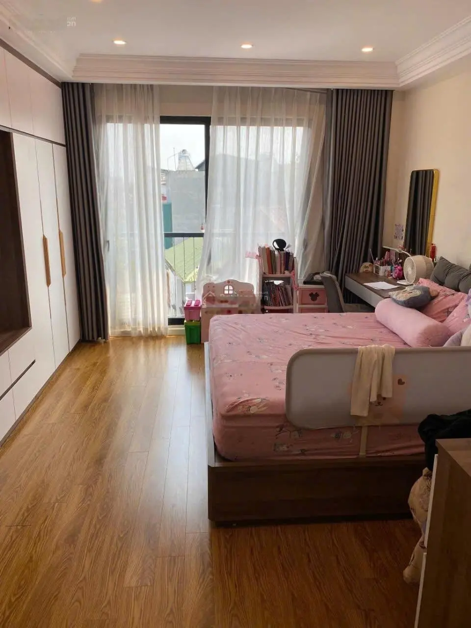 Nhà 6 tầng dt 40m nguyễn sơn - full nội thất - mặt tiền rộng - ô tô tránh - ngõ thông - dân trí cao