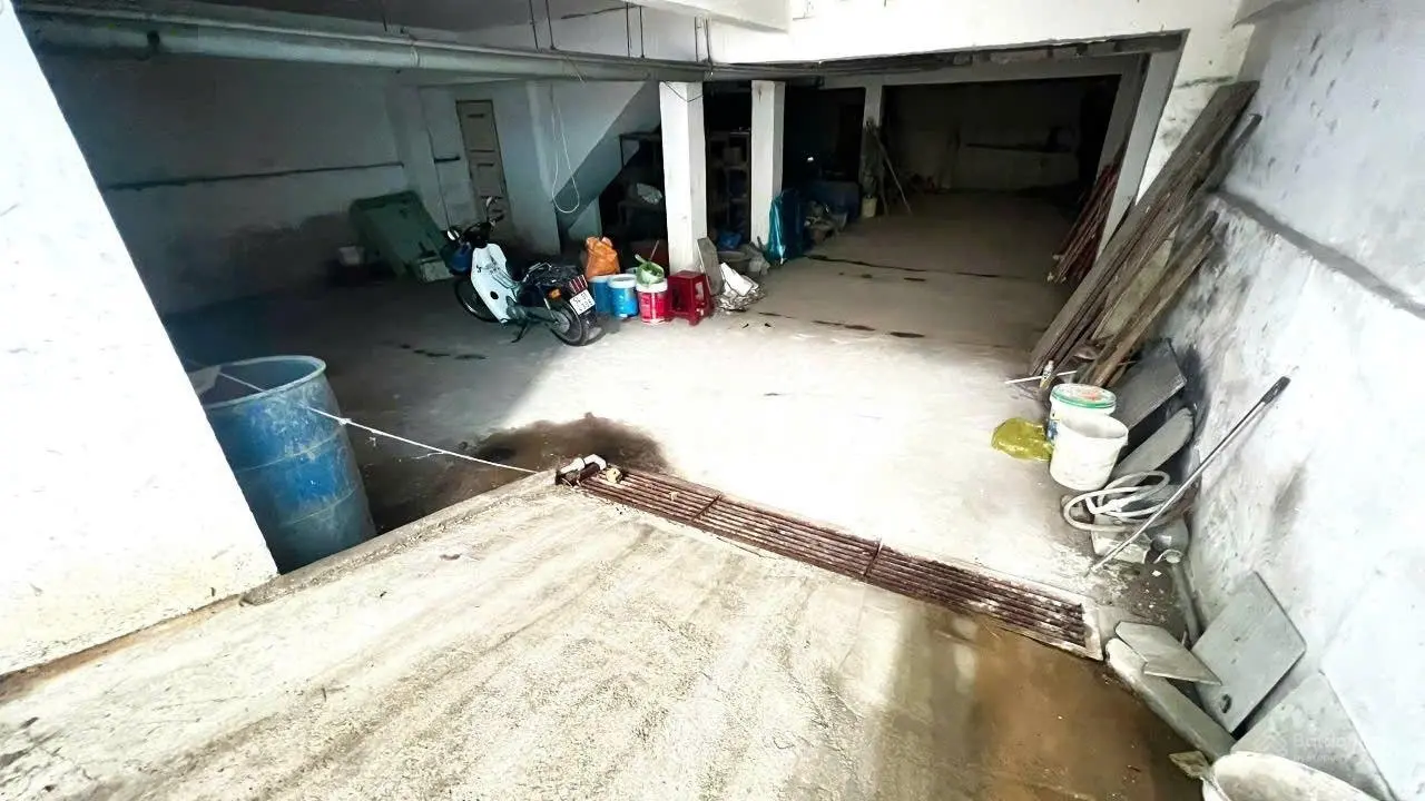Nhà 2 lầu có hầm 206.8m2 mặt tiền đường Thạnh Lộc 31, Q. 12, giá chỉ 15.7 tỷ