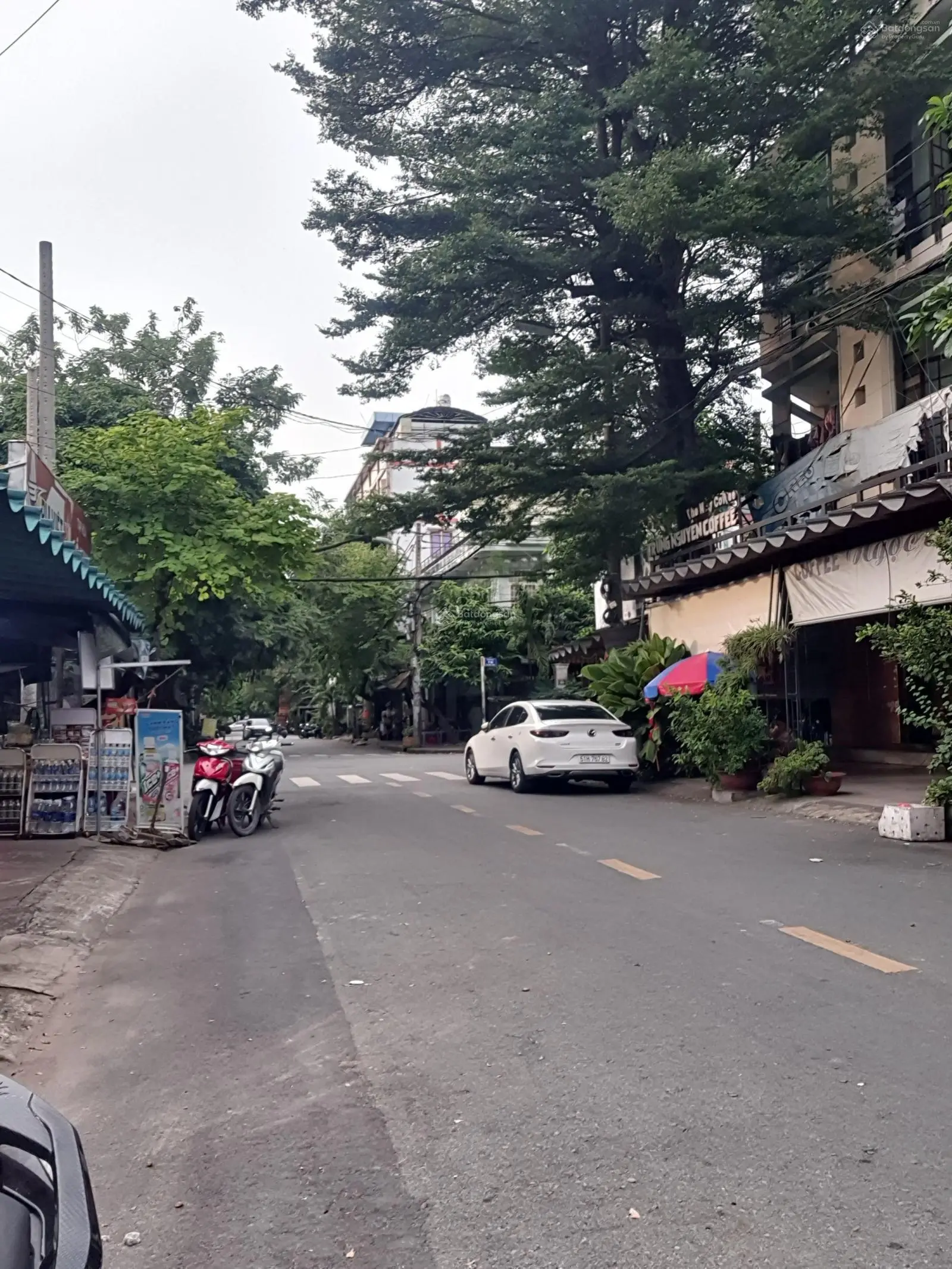 Khu phân lô bàn cờ. đường xe tải 12m. xh ngủ trong nhà. 3tầng hoàn công. sổ vuông a4