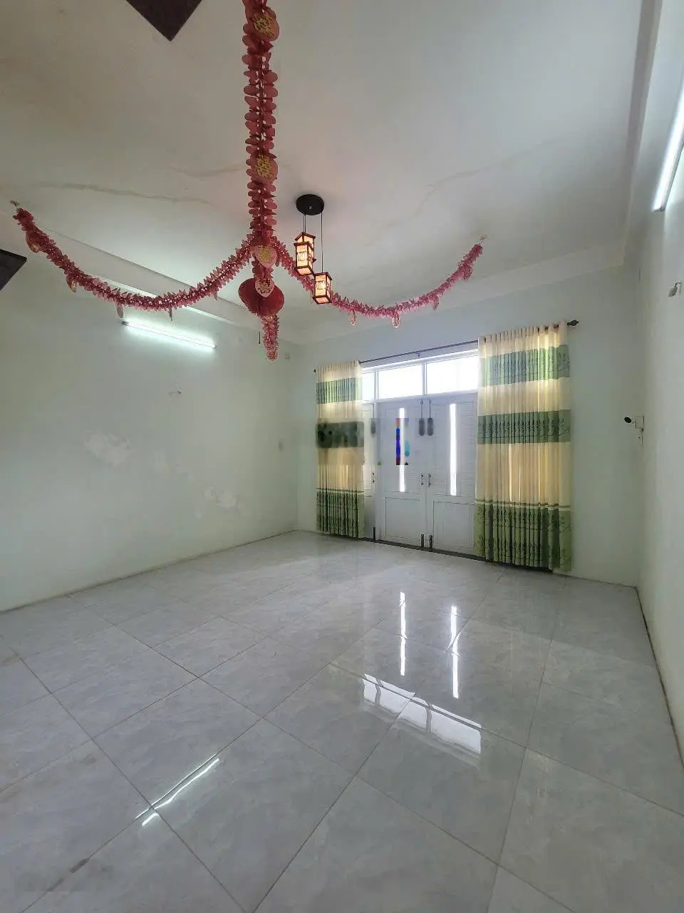 Bán nhà riêng 302 Bà Triệu, 9.8 tỷ, 125m2, 4PN, gần Vincom, chỉ 78tr/m2