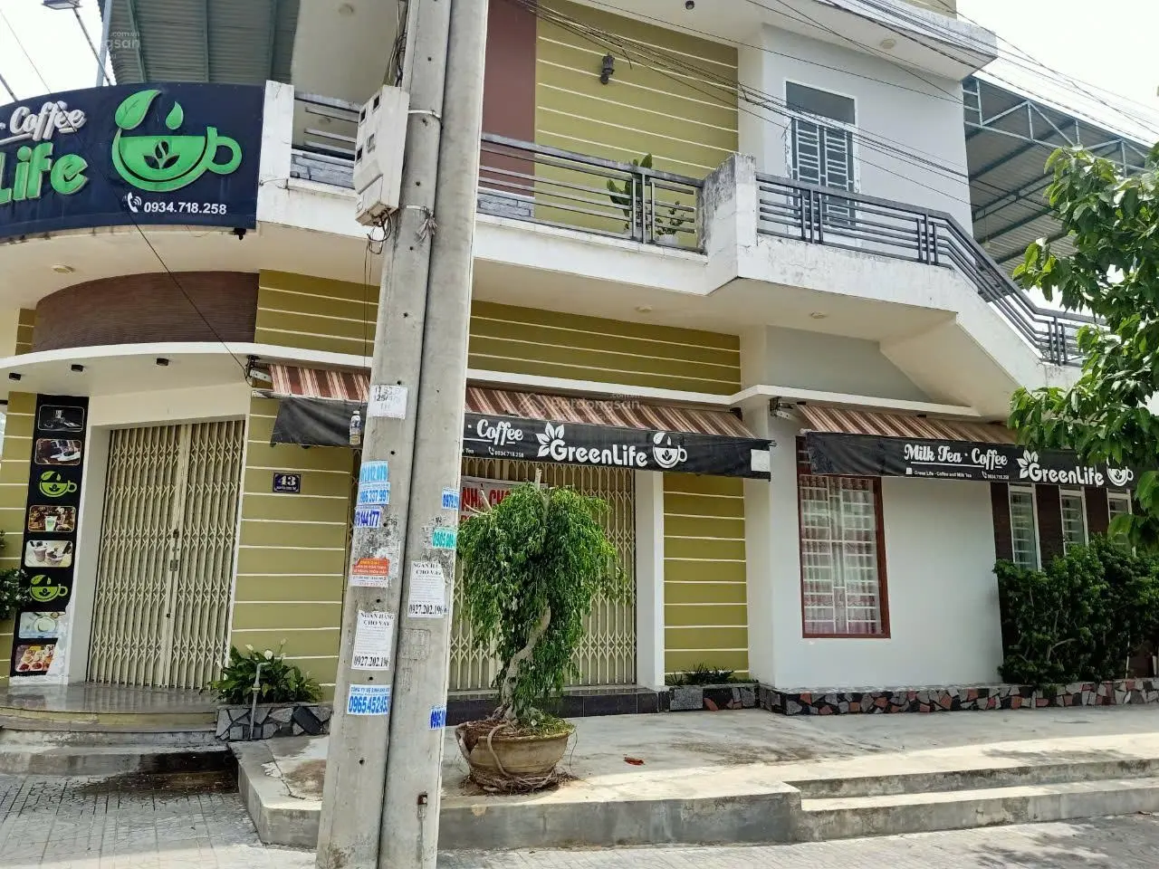 Bán gấp căn nhà 2 mặt tiền trung tâm thị xã - DTSD 151m2 - giá thương lượng