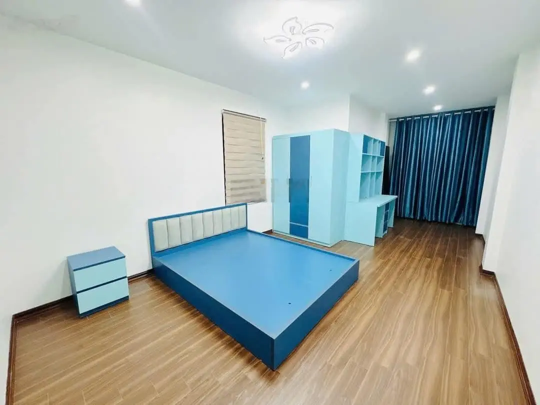 Đặng Tiến Đông. DT 27/30m2 x 4 tầng, MT 3m, giá 7,99 tỷ. Mặt ngõ, taxi đỗ cửa, 1 nhà ra phố.