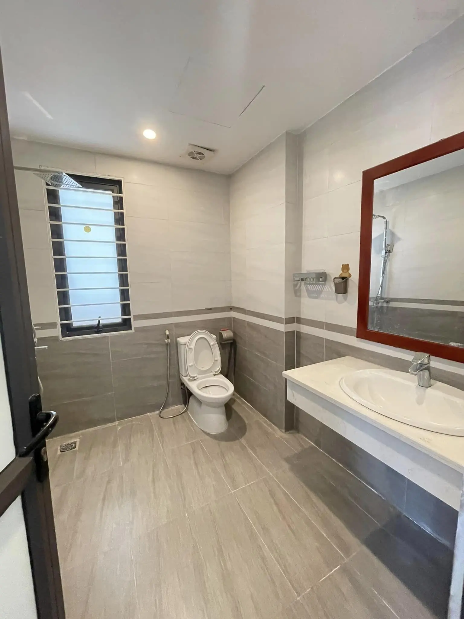 Nhà tây mỗ-35m2 - 3 tầng dây xây lô góc- ô tô đỗ cửa-tiện ích đầy đủ - tttm- dân trí cao vinhome