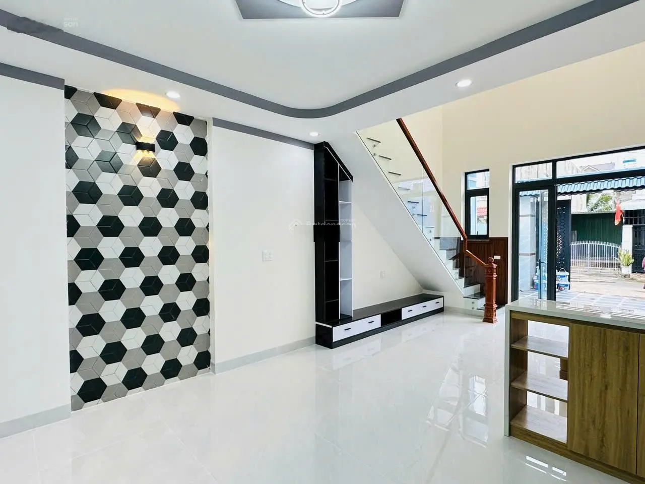 Bán nhà p.Trảng Dài Biên Hòa, new hoàn thiện, 3PN, Sân Xe 7C, Gần các tiện ích cho cuộc sống