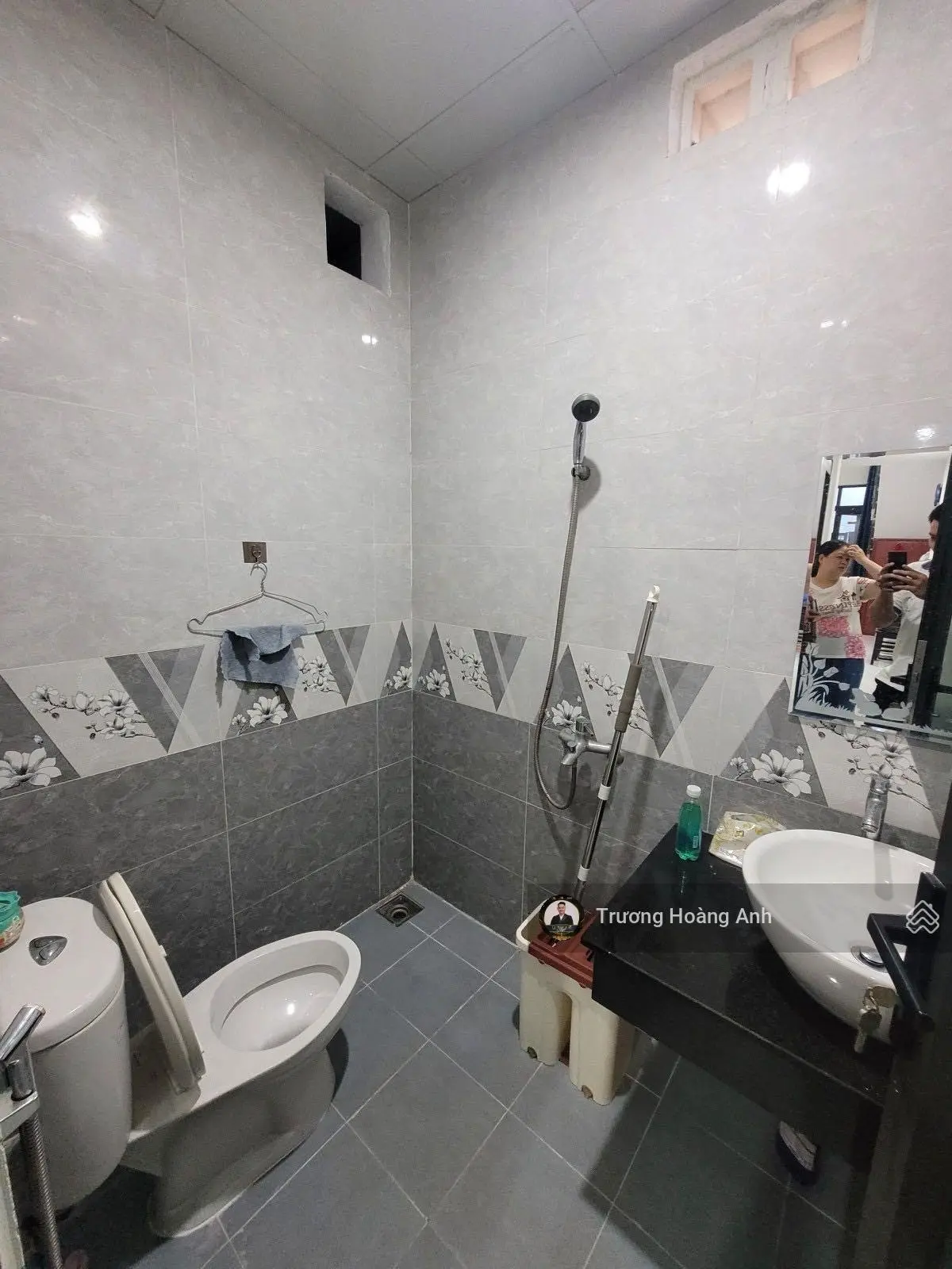 Bán nhà kiệt Võ Văn Kiệt sát biển Mỹ Khê. Sau lưng nhà mặt tiền đường Mỹ Khê. Giá nhỉnh 4 tỷ