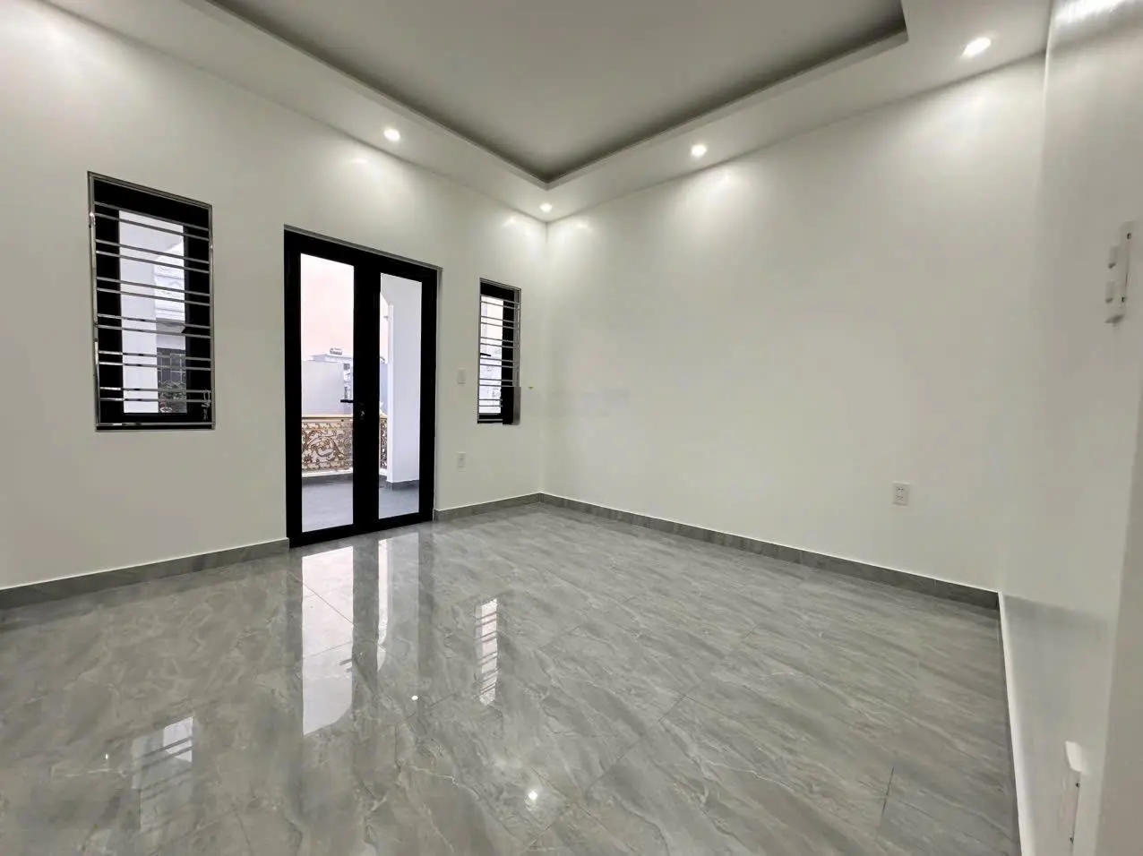 Nhà đẹp xây mới độc lập tại mặt đường 12m khu phân lô tại Thiên Lôi, 51m2 x 4 tầng chỉ 6.15 tỷ