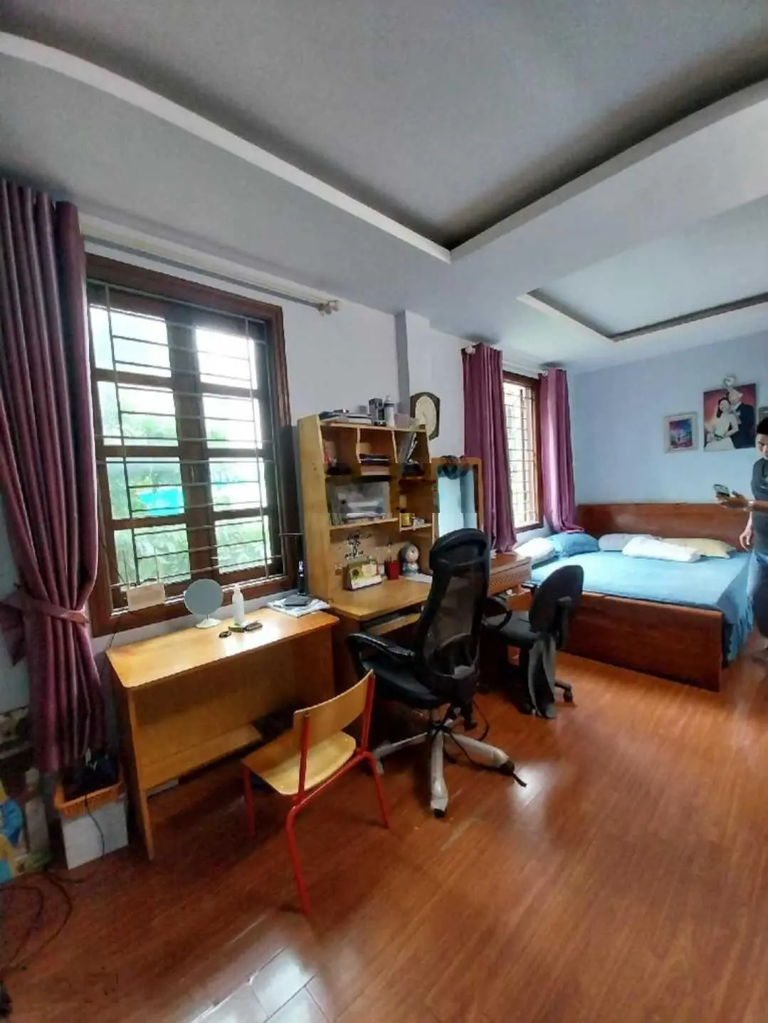 Cần bán gấp nhà phố Bồ Đề, phường Bồ Đề, Long Biên - lô góc - ngõ thông - ô tô đỗ gần - view hồ đẹp