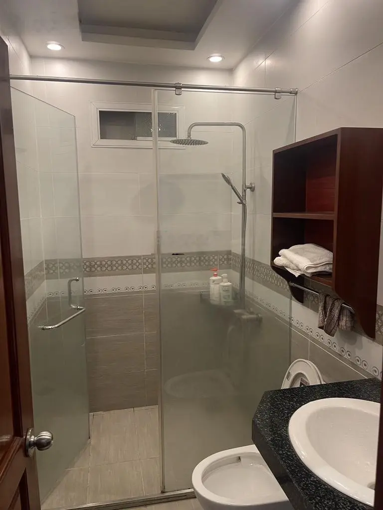 Bán Nhà Ngộp Bank Gần Mặt Tiền Lê Đức Thọ 75m2 , HXH Thông , 4 Lầu BTCT , 6PN, 5WC, Xây Tâm Huyết