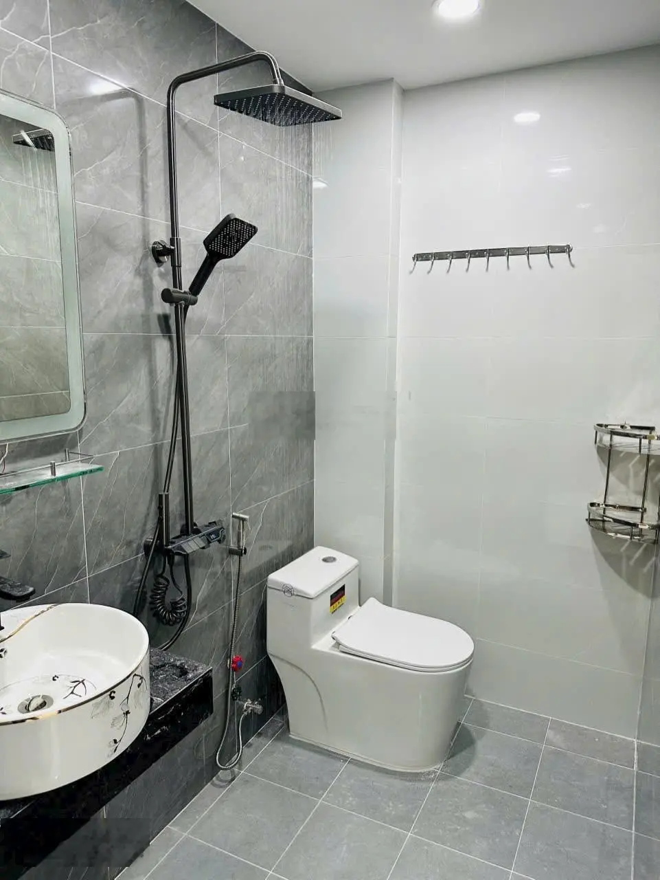 Bán nhà hẻm 368 tôn đản 3 phòng ngủ ngang 6m cực hiếm