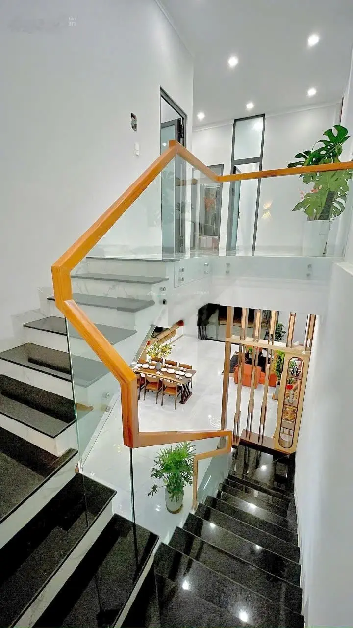 Sang gấp nhà 2 tầng Vũ Tông Phan An Phú Quận 2 đang cho thuê 15tr giá 4 tỷ 560
