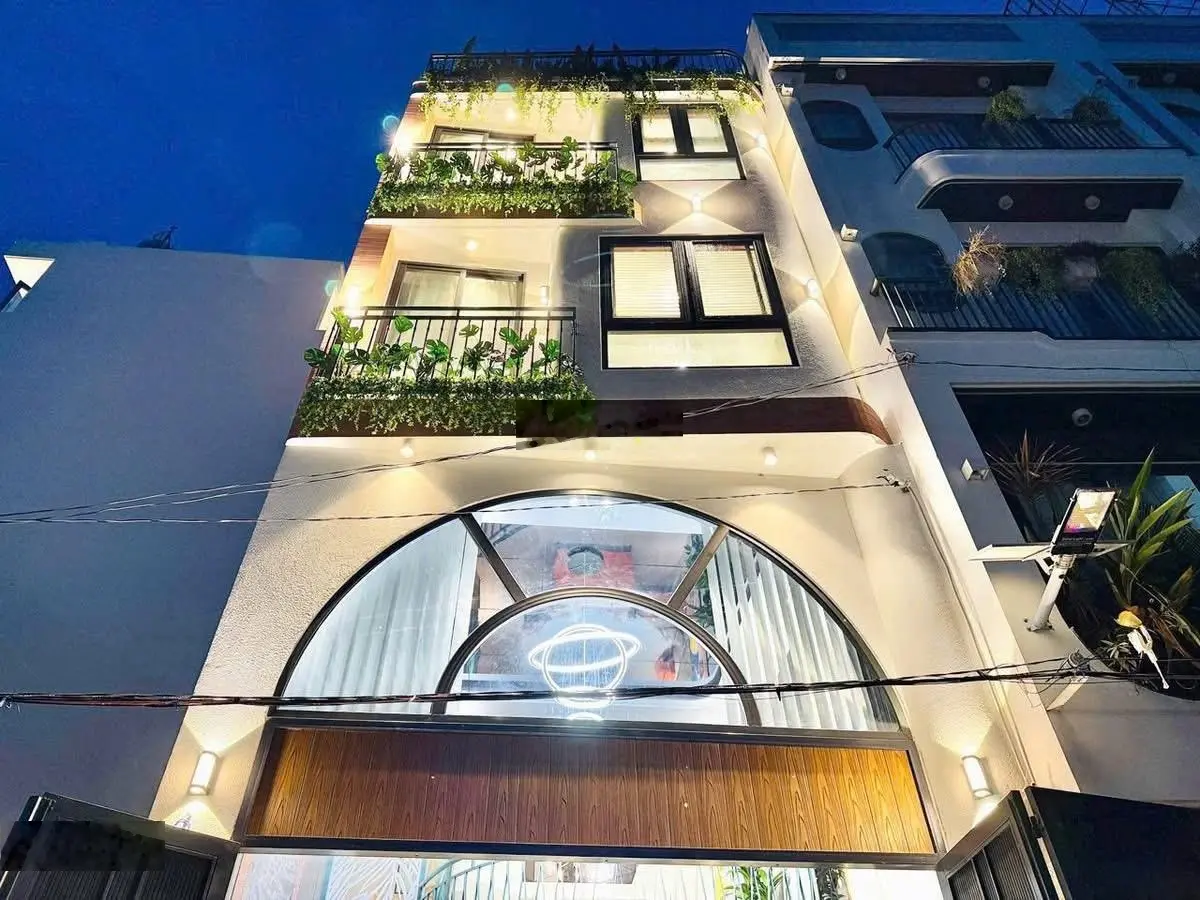 Cần tiền gấp bán nhanh nhà Hoà Hưng,P12,Q10 giá 3TỶ950/72,9m2 cho thuê 28tr/tháng gần Ga Sài Gòn