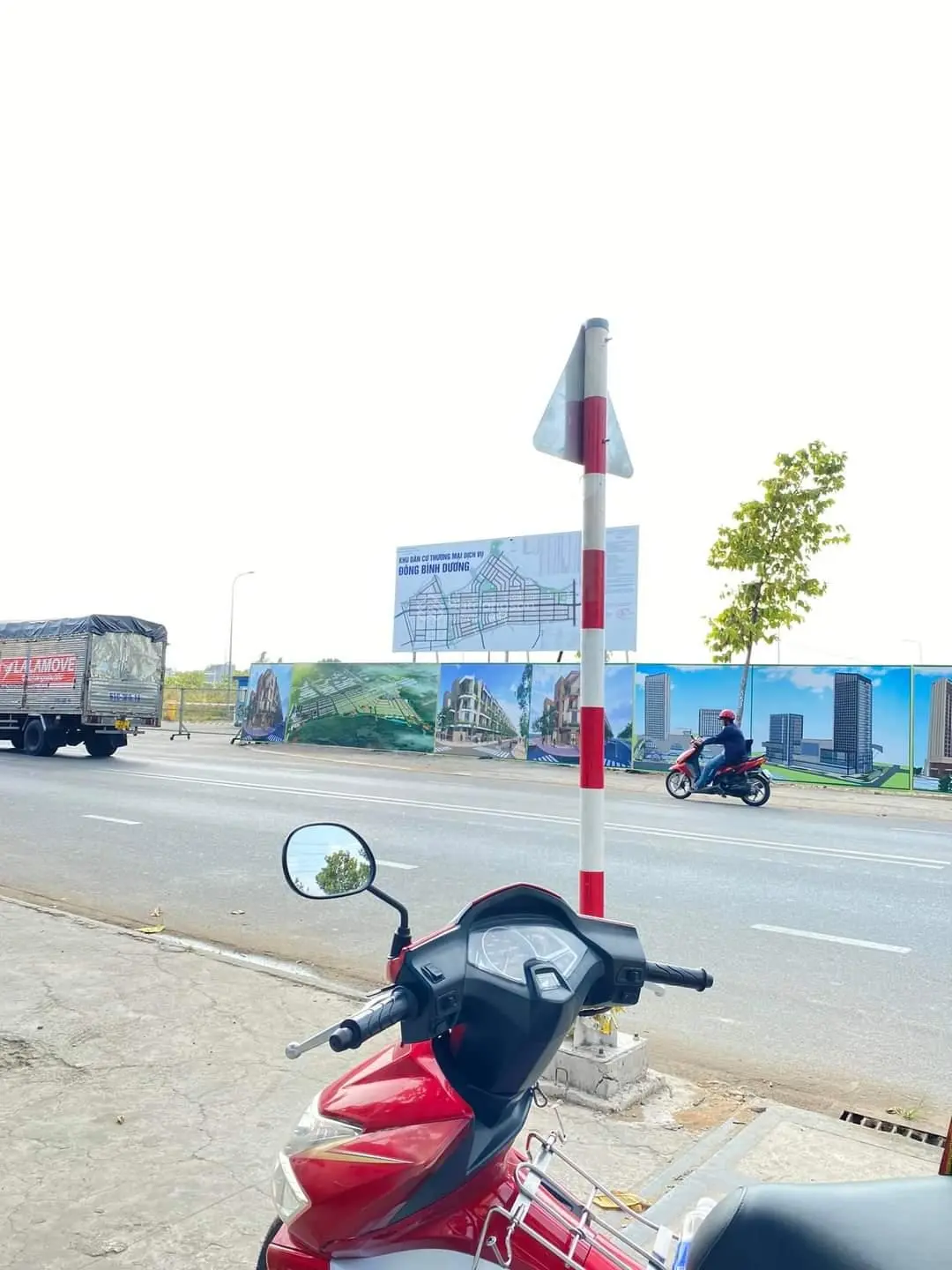 Chính chủ gửi bán lô đất thuộc dự án Đông Bình Dương giá siêu rẻ,đường d11 thông, thuộc giai đoạn 1