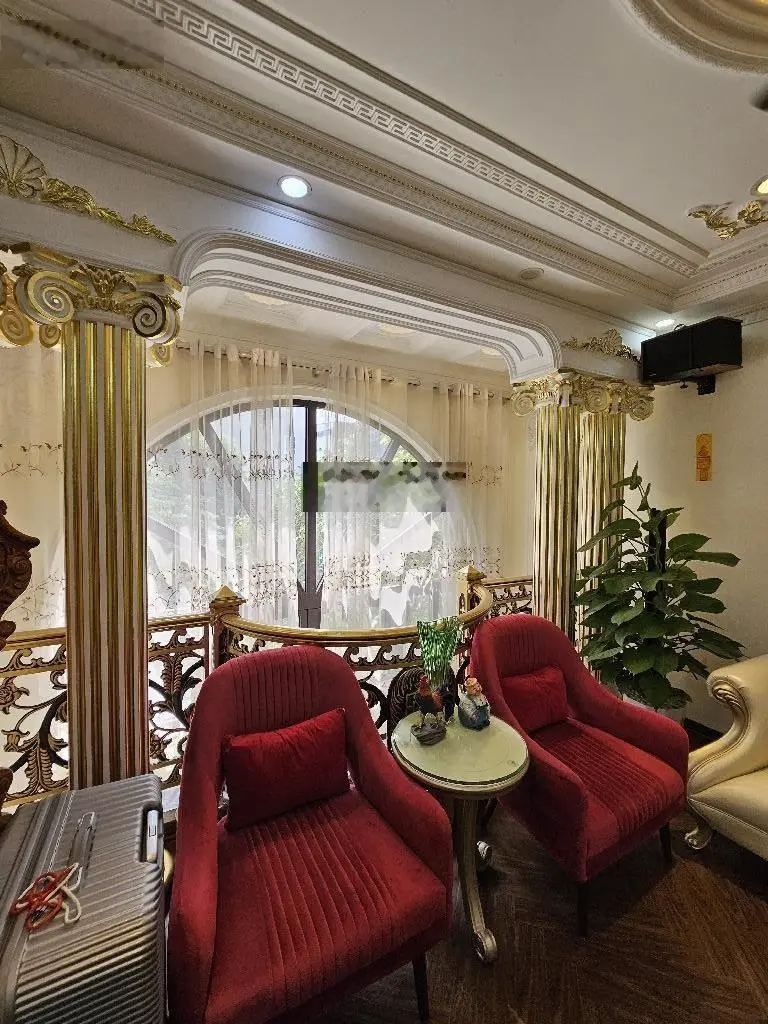 Bán nhà Tái định cư Giang Biên, Long Biên, Vỉa hè, ô tô tránh, Gara, chào 12 tỷ hơn