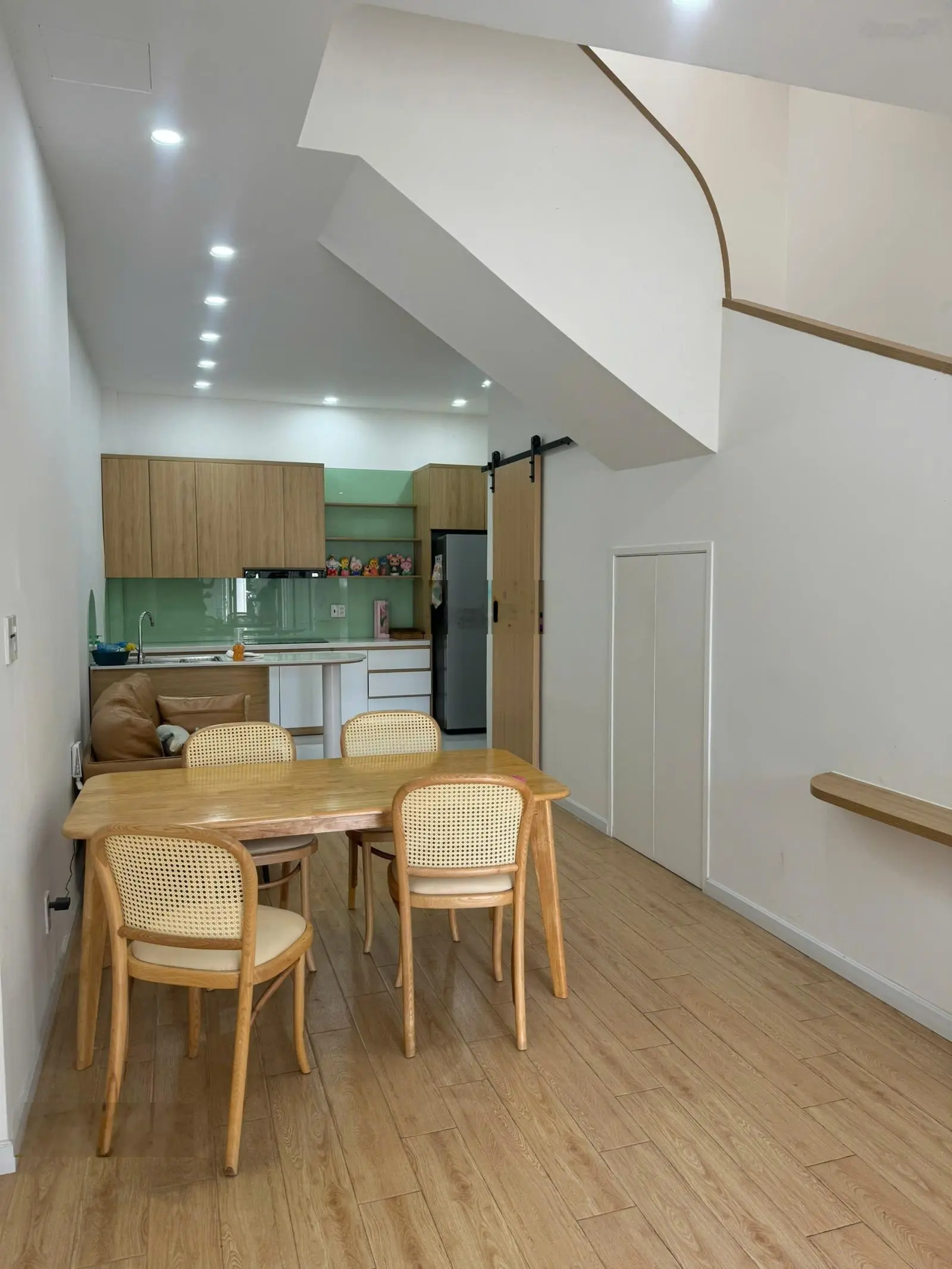 Bán nhà 3 tầng đẹp khu tđc vcn phước hải trung tâm nha trang giá cực tốt: chỉ 5 tỷ 350 triệu