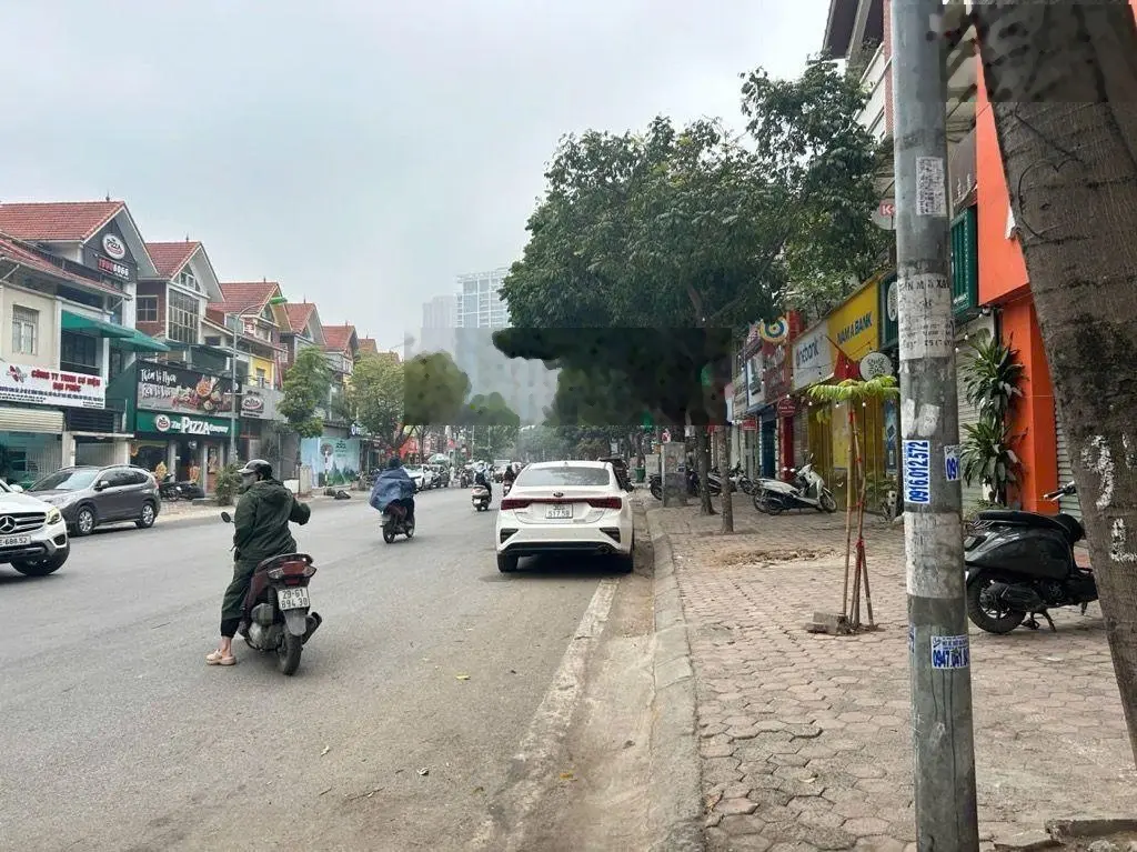 Liền kề Nguyễn Văn Lộc- kinh doanh. DT: 50m2* 4 tầng. Giá 15 tỷ. Vị trí đẹp, k lỗi, kinh doanh tốt.