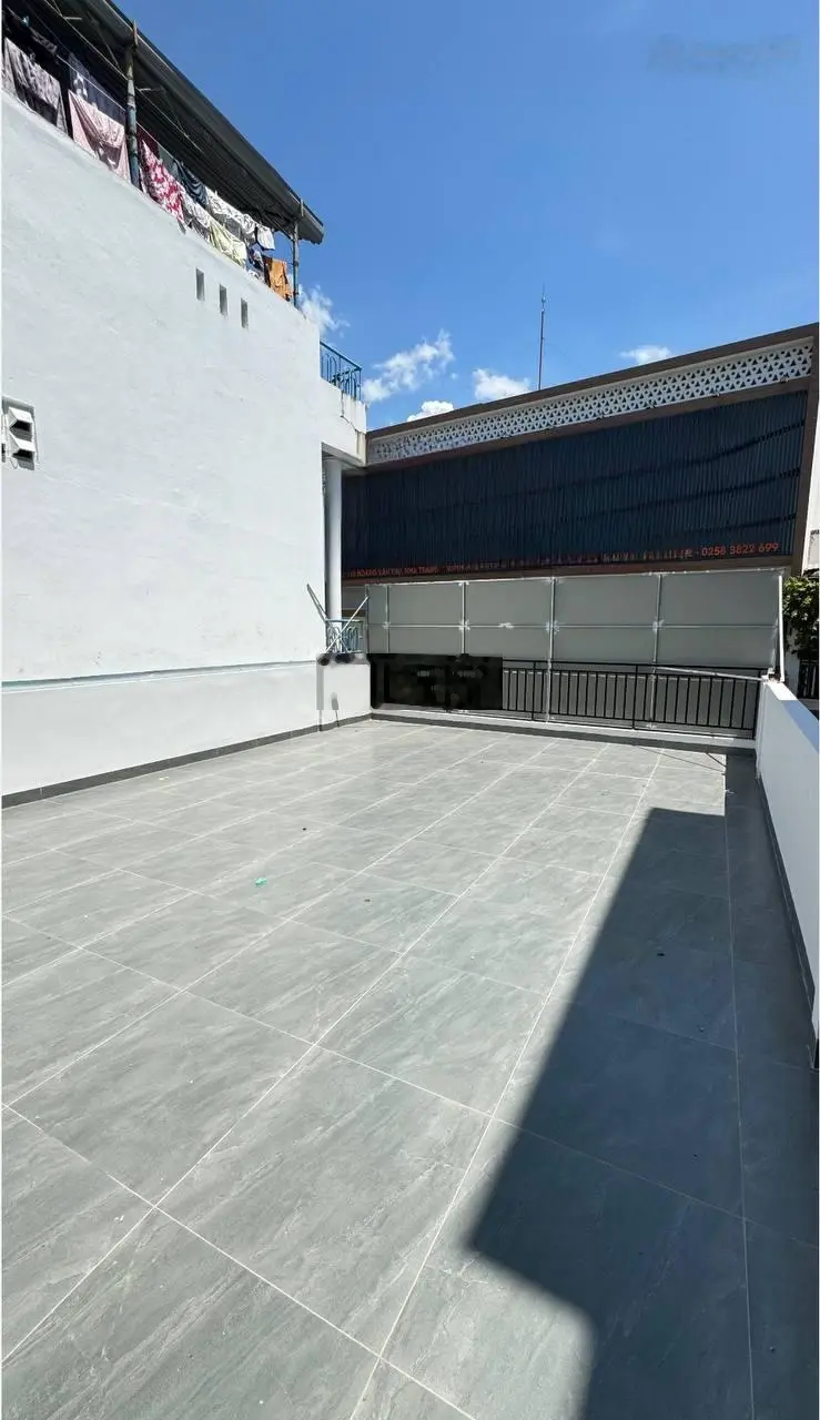 Bán nhà căn góc đường Hoàng Văn Thụ Nha Trang 50m2 giá 6tỷ4 ngay trung tâm thành phố