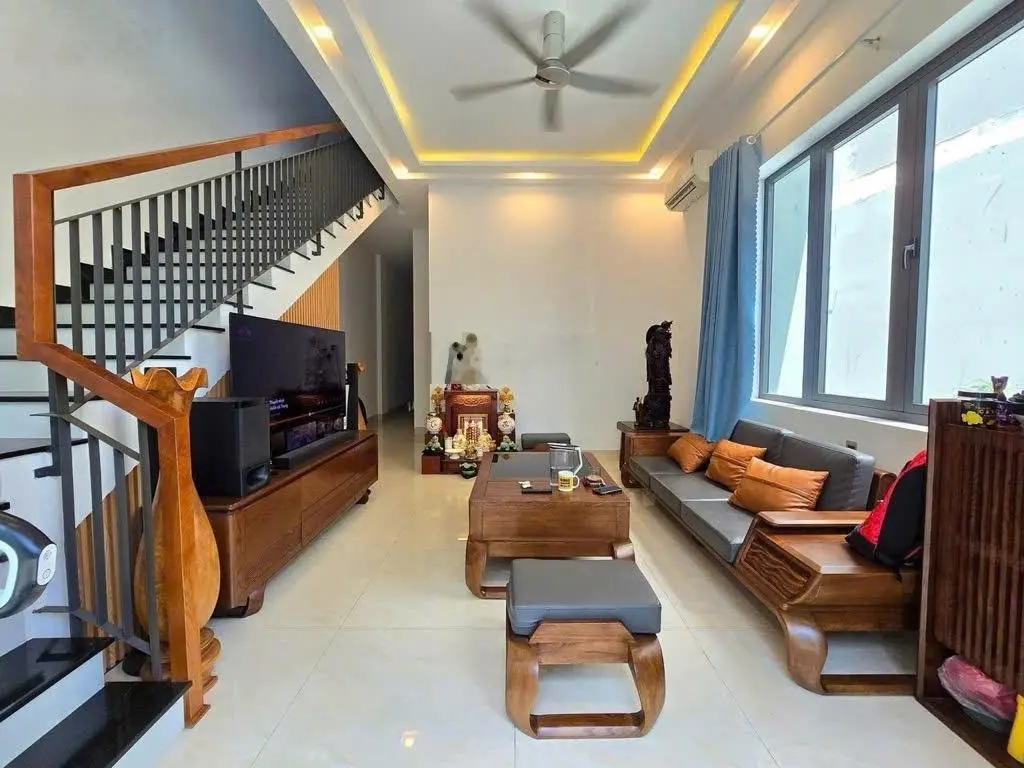 Hot siêu phẩm nhà đẹp 2 tầng, DT 121m2 kiệt hai ô tô tránh nhau, Hải Phòng, giá chỉ 4.X tỷ