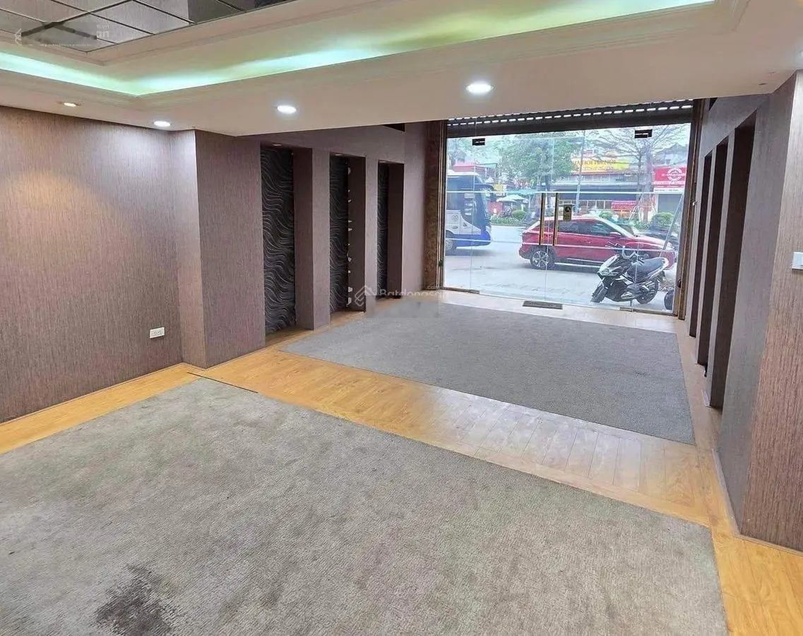 Siêu hiếm - mặt phố Xã Đàn, Đống Đa, kinh doanh, lô góc, 2 mặt phố, DT65m2 7T MT5m - chỉ 650tr/m