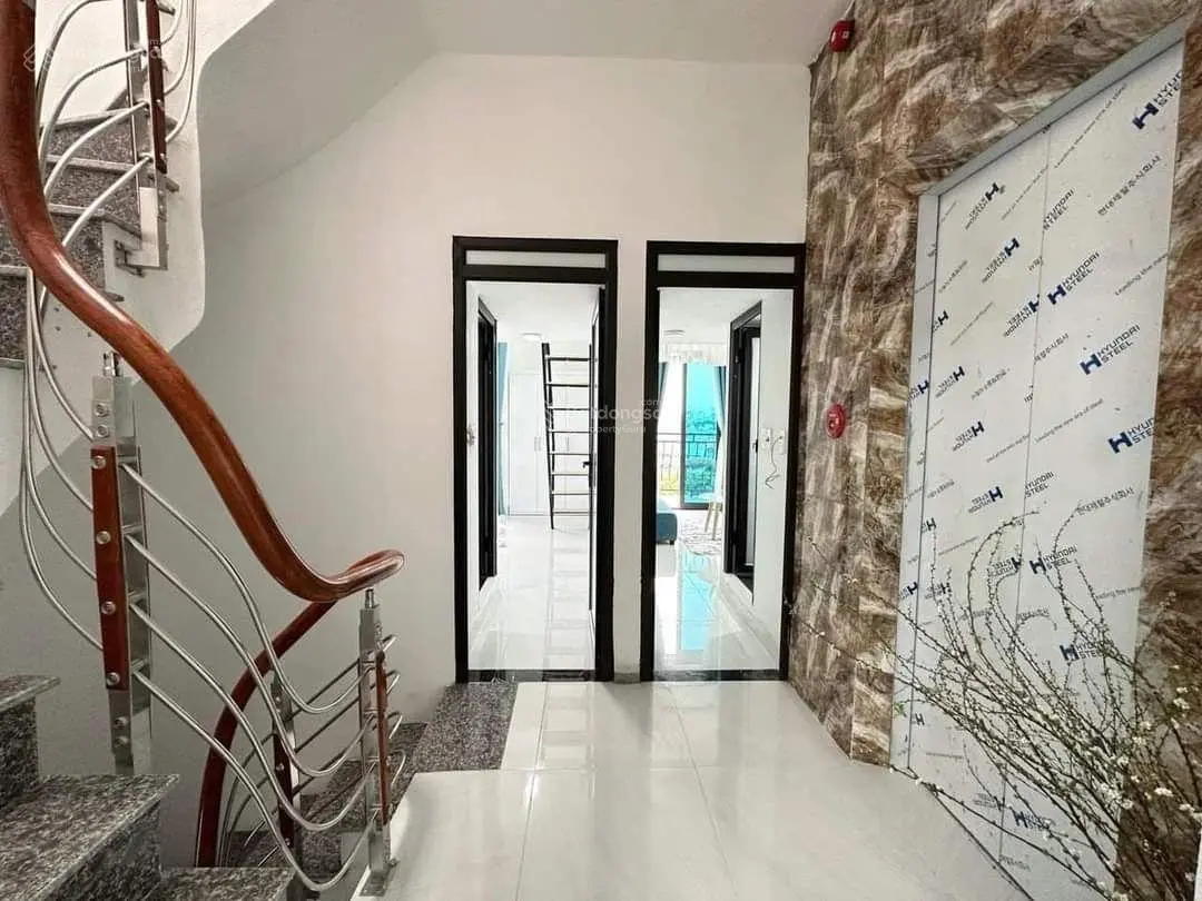 Bán CCMN 8 tầng ngõ 8 đường Lê Quang Đạo, tổng 18 phòng khép kín, ô tô vào nhà, đầy đủ GPXD và PCCC