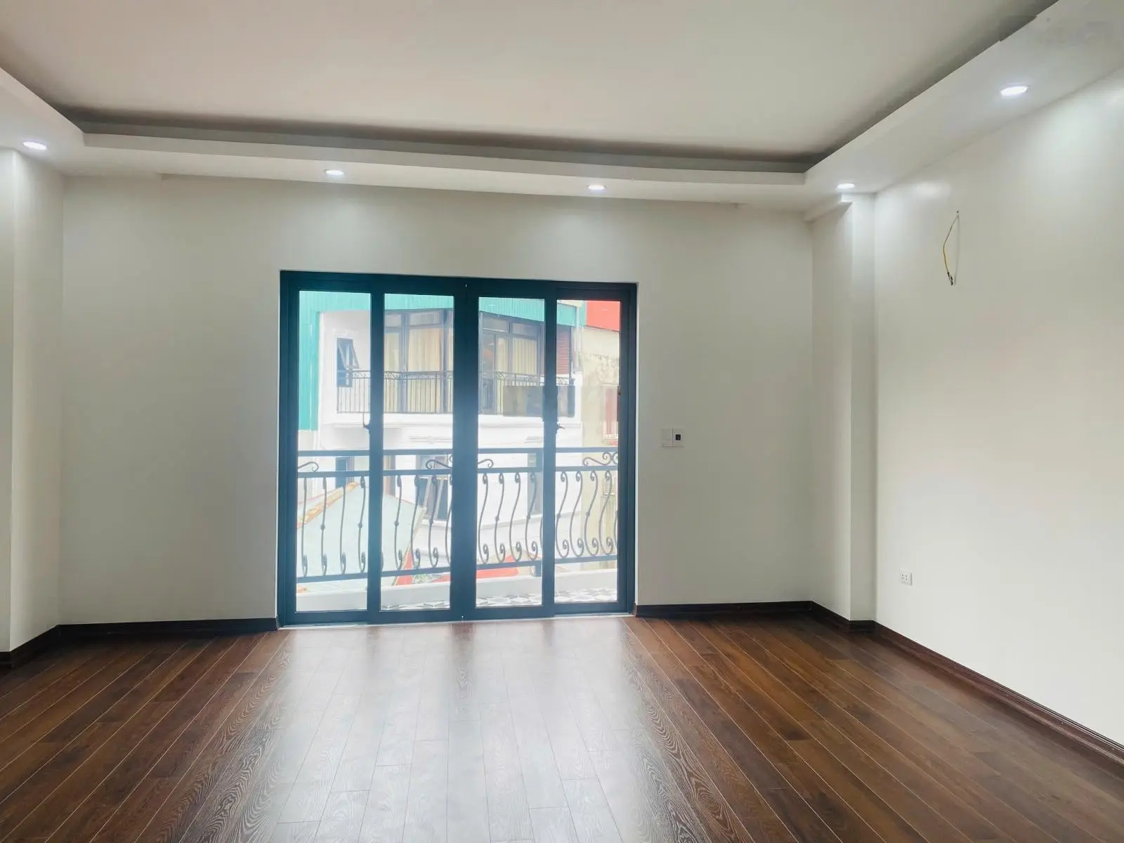 Bán nhà xây mới ngõ 639 Hoàng Hoa Thám, Ba Đình diện tích 35m2x5 tầng, gần phố, giá chỉ 6.2 tỷ