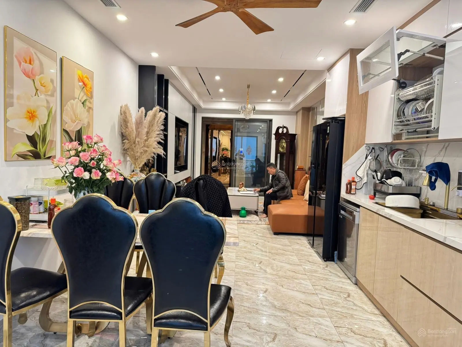 Siêu phẩm phố Ngọc Lâm, nhà mới 6 tầng, gara ô tô, thang máy nhập khẩu, full nội thất xịn xò