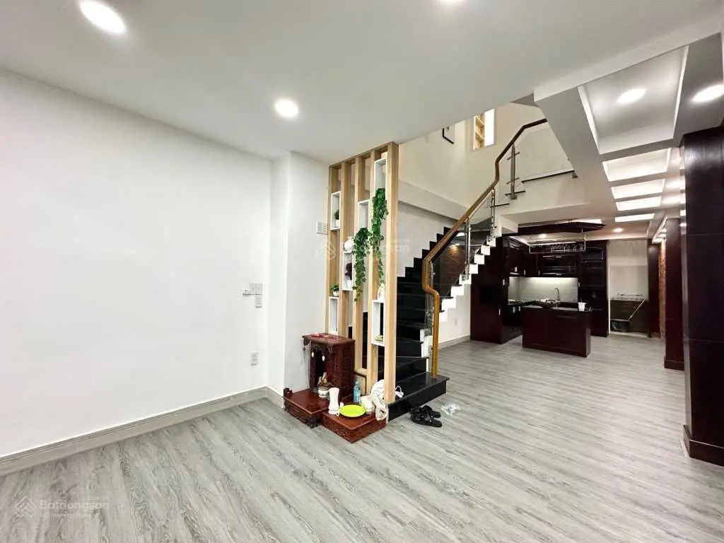 Q.PN. Siêu phẩm mặt tiền KD Huỳnh Văn Bánh, 4 tầng, khu VIP kinh doanh sầm uất