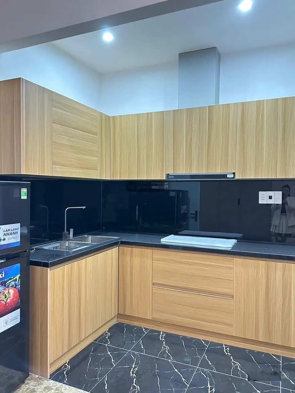 Bán toà căn hộ 5 tầng Khuê Mỹ Đông 10 - Đối diện công viên. DT 102m2 giá 16,2 tỷ TL. DT 60tr/th