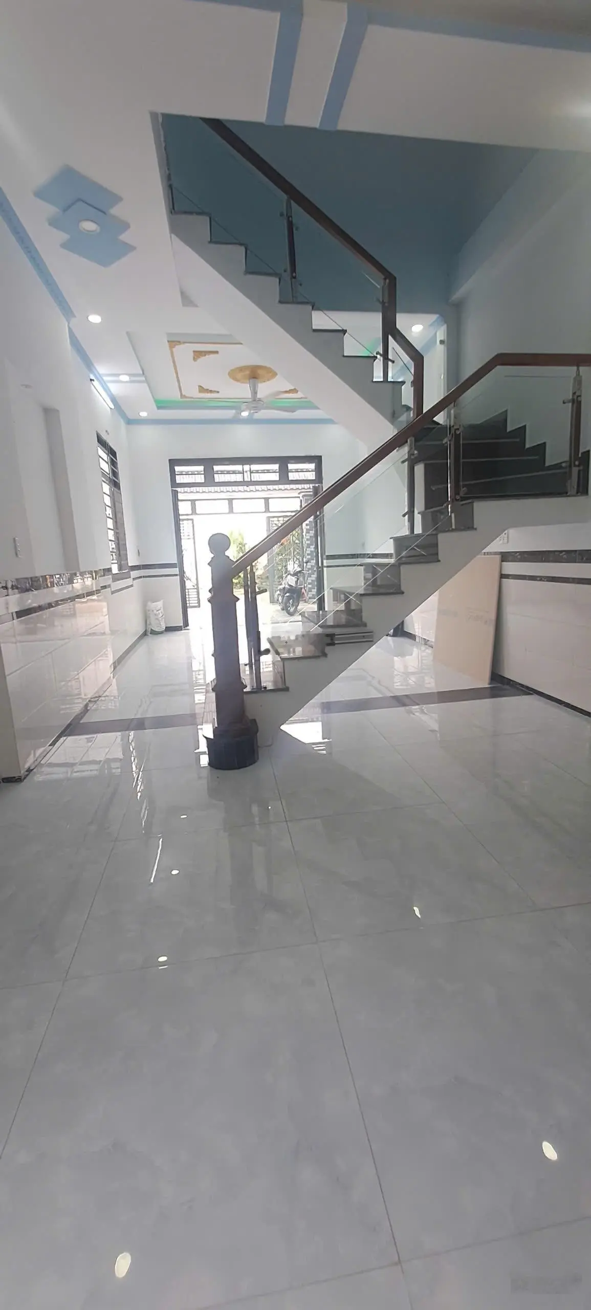 Cần bán nhà 1 trệt 1 lầu TP: Dĩ An. Giá bán nhanh 2.760.000.000. Chính chủ: 0812 611 ***