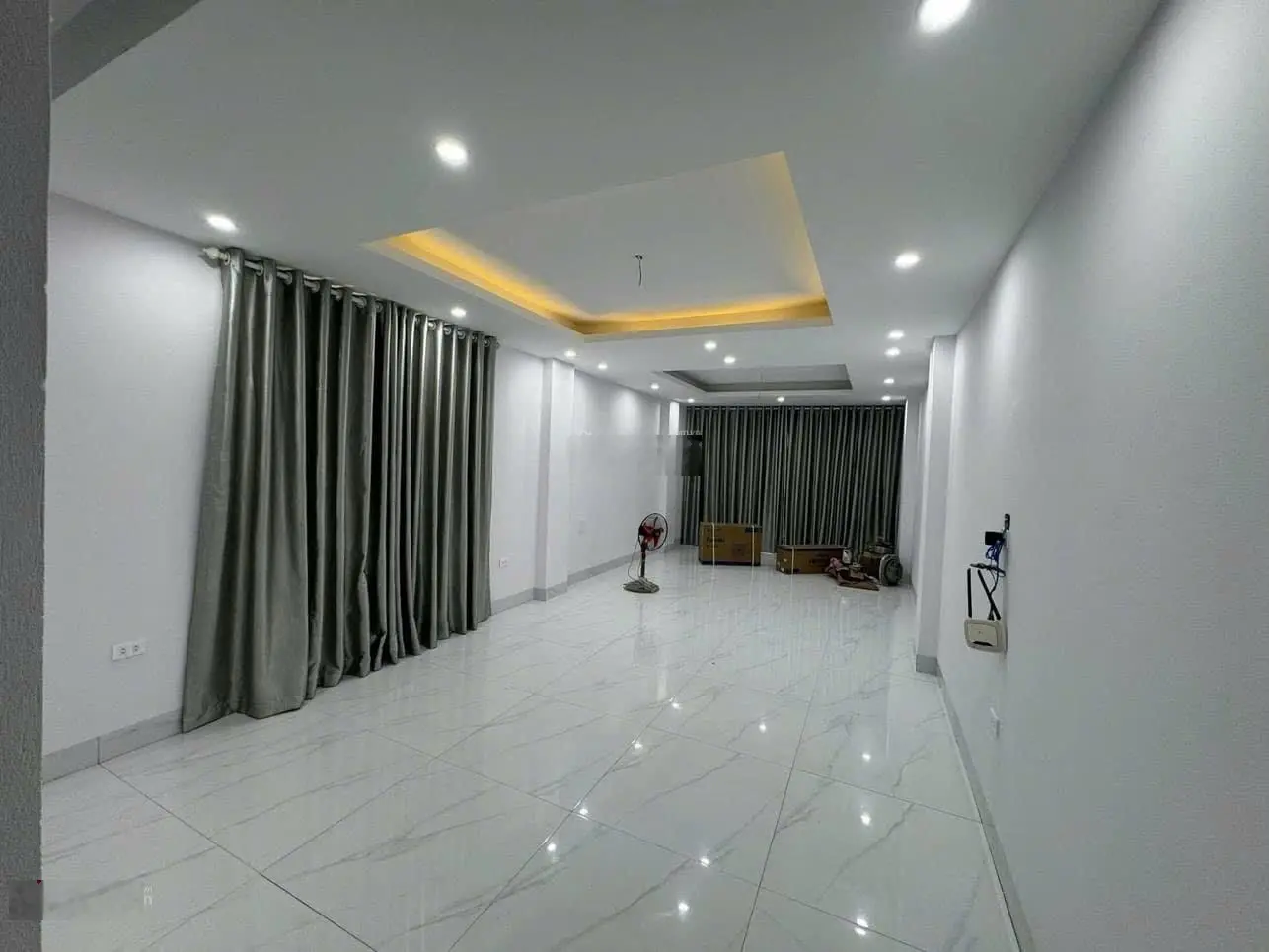 Nhà 7 tầng, thang máy, lô góc, Mễ Trì Hạ 52m2, ôtô tránh kinh doanh, giá: 17.6 tỷ, LH: 0968371359