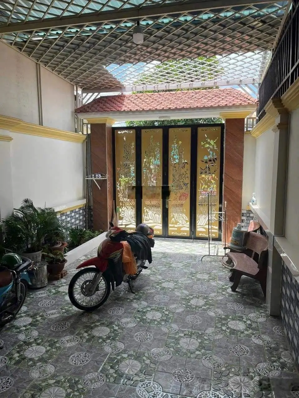 Nhà mặt tiền đường Trần Quý Cáp . Sát trường học cấp 1,2,3 Dĩ An