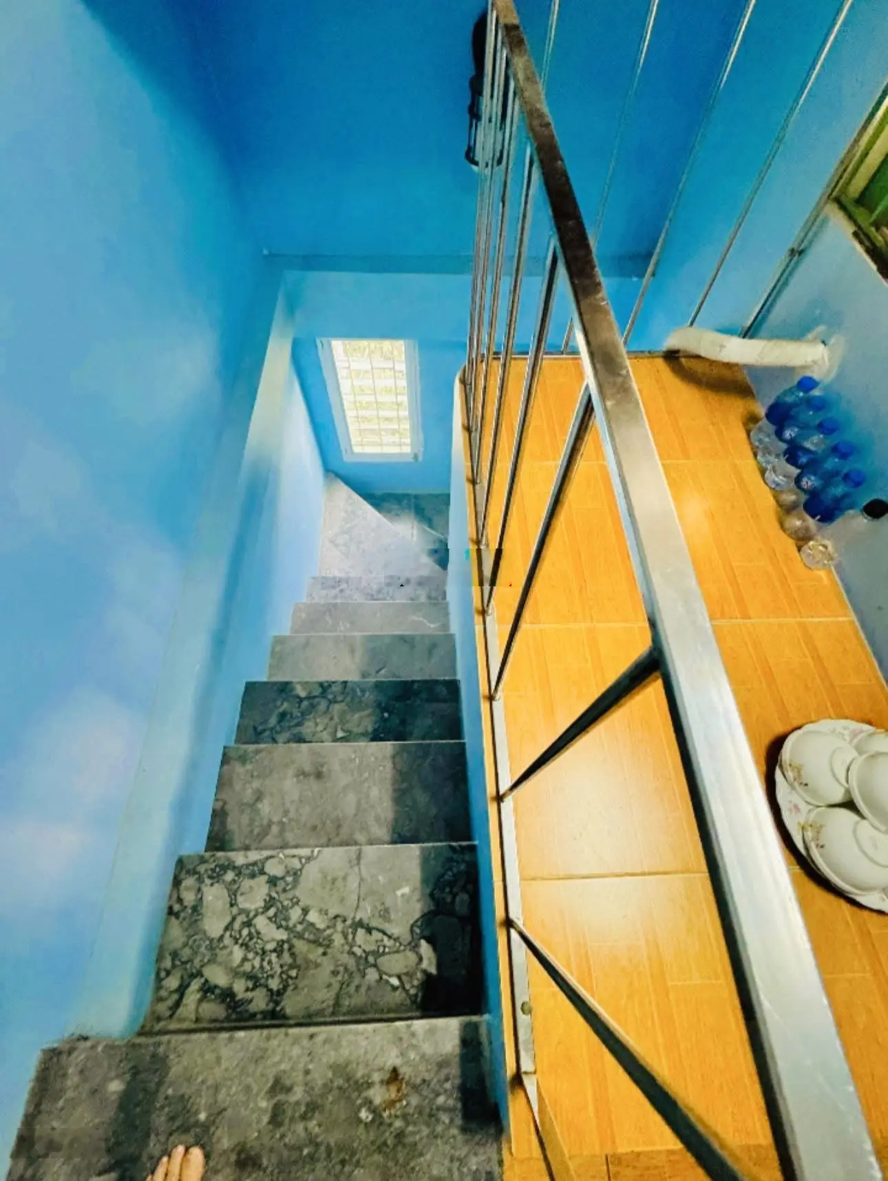 Chủ nhà cần bán gấp! Bán nhà Cầu Giấy, gần phố, ngõ ba gác, 35m2*4T, chào 5,7 tỷ có thương lượng