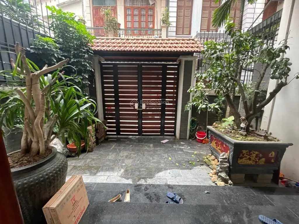 Bán nhà phố Khương Trung, Thanh Xuân, DT 108m2, 4T, MT 5,6m, giá 17,2 tỷ, 0948 552 ***