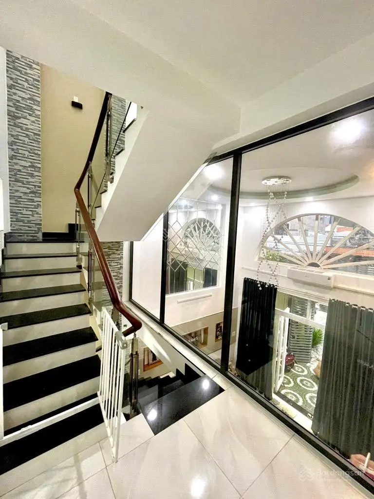 Nhà 3 tầng Mặt tiền đường TRUNG MỸ TÂY 1,phường TRUNG MỸ TÂY, Q12, dt 146,4m2 (6mx25m), Giá 10,3Tỷ