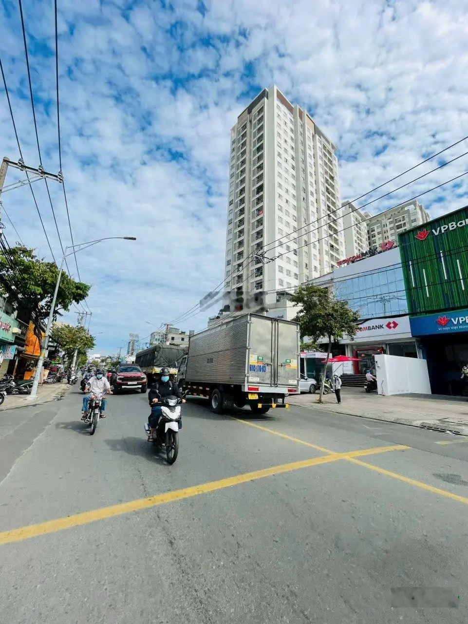 Bán gấp toà nhà 6 tầng mặt tiền Đặng Văn Bi, đang cho thuê 600 triệu/ 1 tháng
